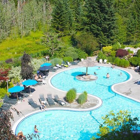 Hilltop Inn - Salmon Arm Bagian luar foto