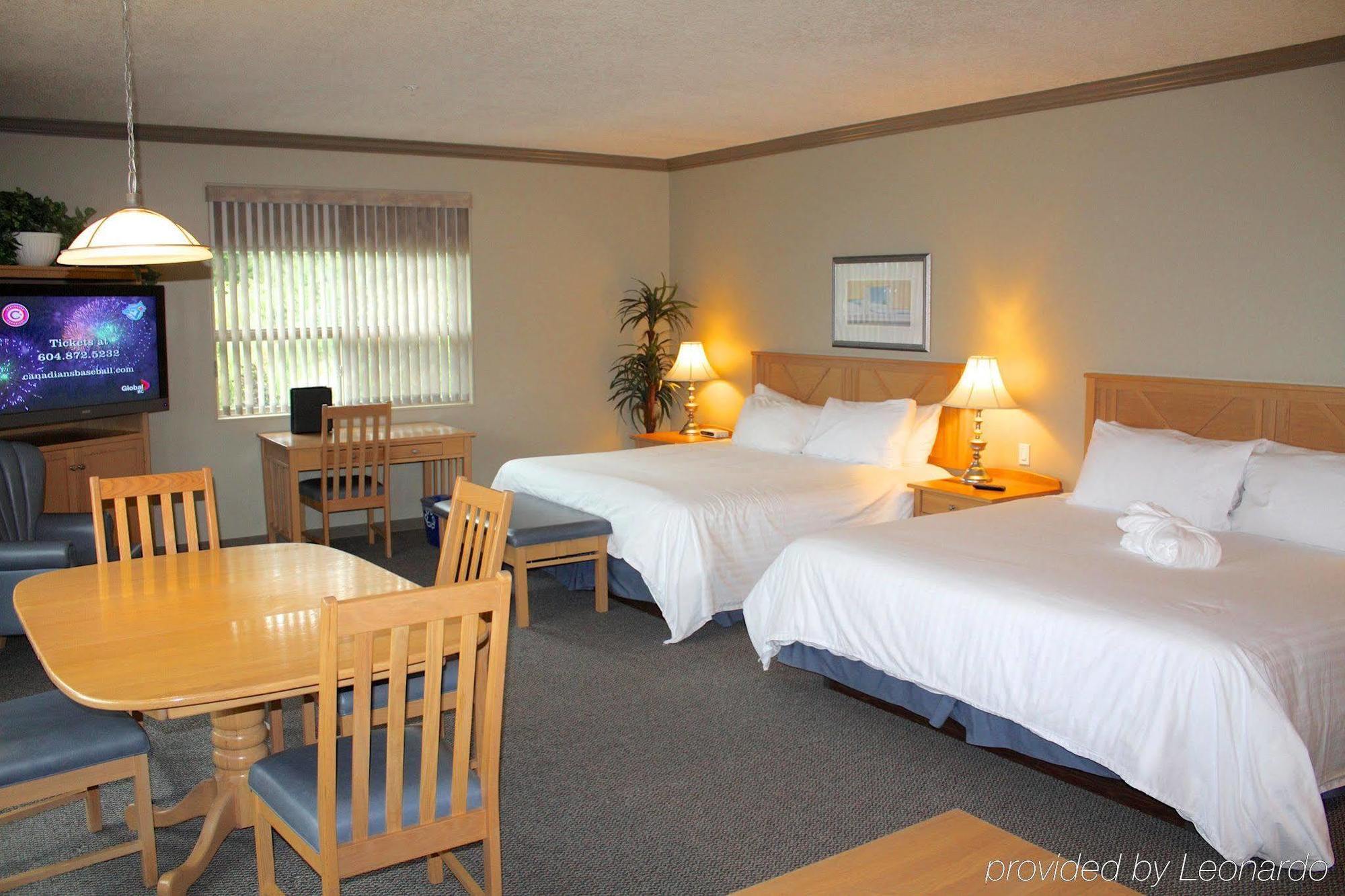 Hilltop Inn - Salmon Arm Bagian luar foto