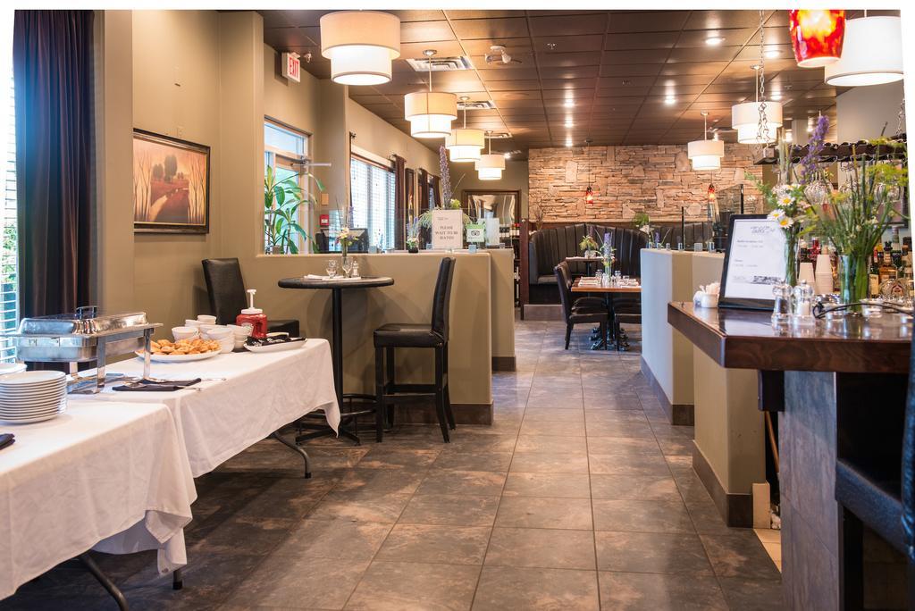 Hilltop Inn - Salmon Arm Bagian luar foto