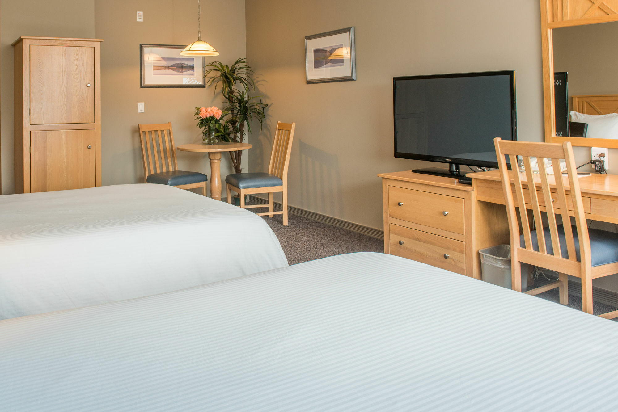 Hilltop Inn - Salmon Arm Bagian luar foto