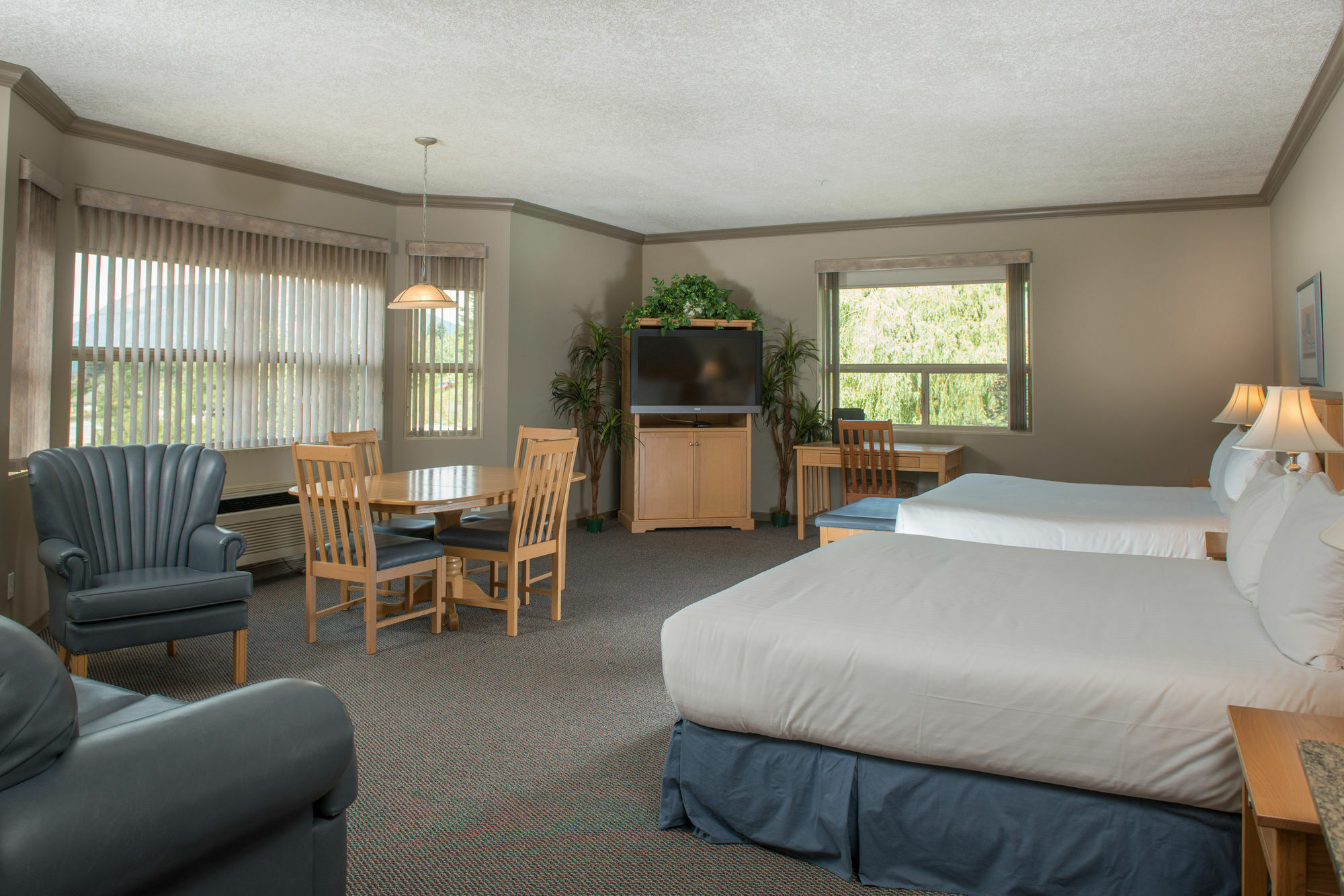 Hilltop Inn - Salmon Arm Bagian luar foto