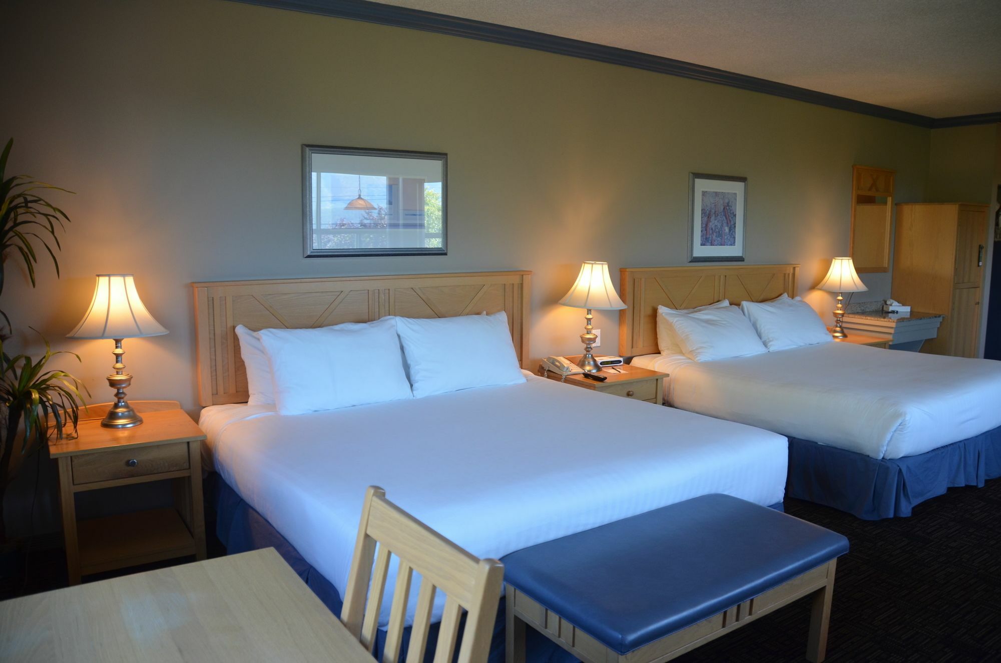 Hilltop Inn - Salmon Arm Bagian luar foto