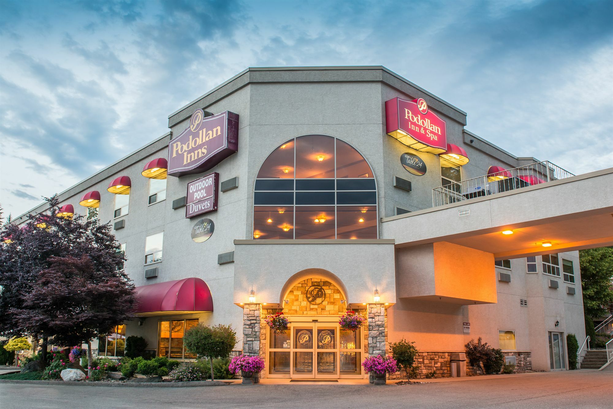 Hilltop Inn - Salmon Arm Bagian luar foto