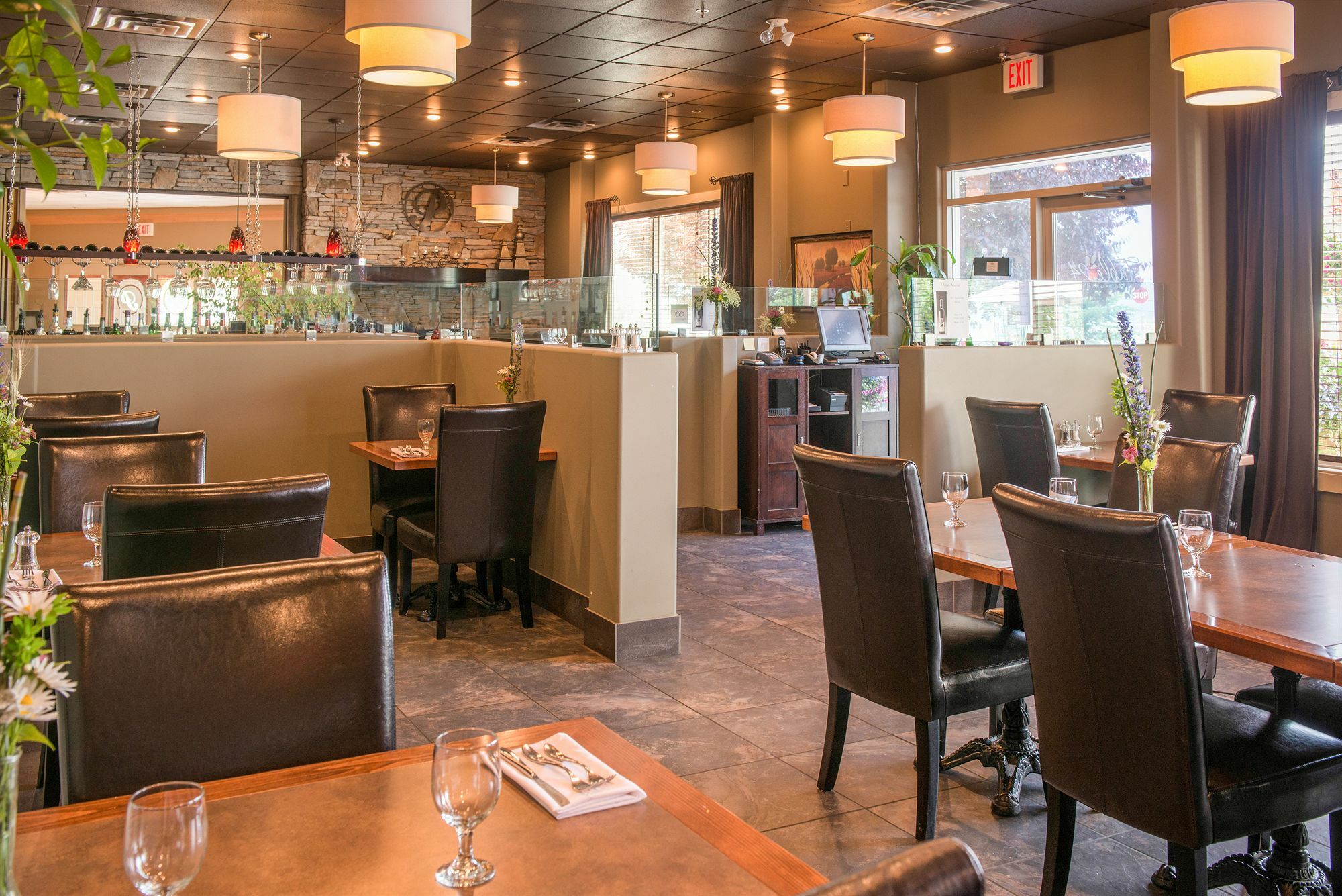 Hilltop Inn - Salmon Arm Bagian luar foto