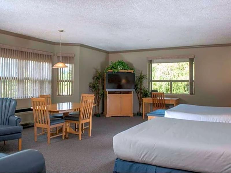 Hilltop Inn - Salmon Arm Bagian luar foto