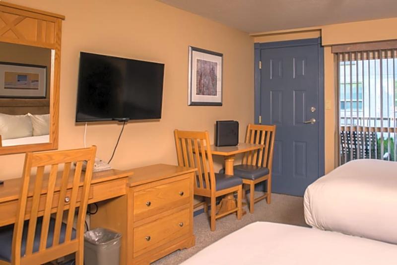 Hilltop Inn - Salmon Arm Bagian luar foto